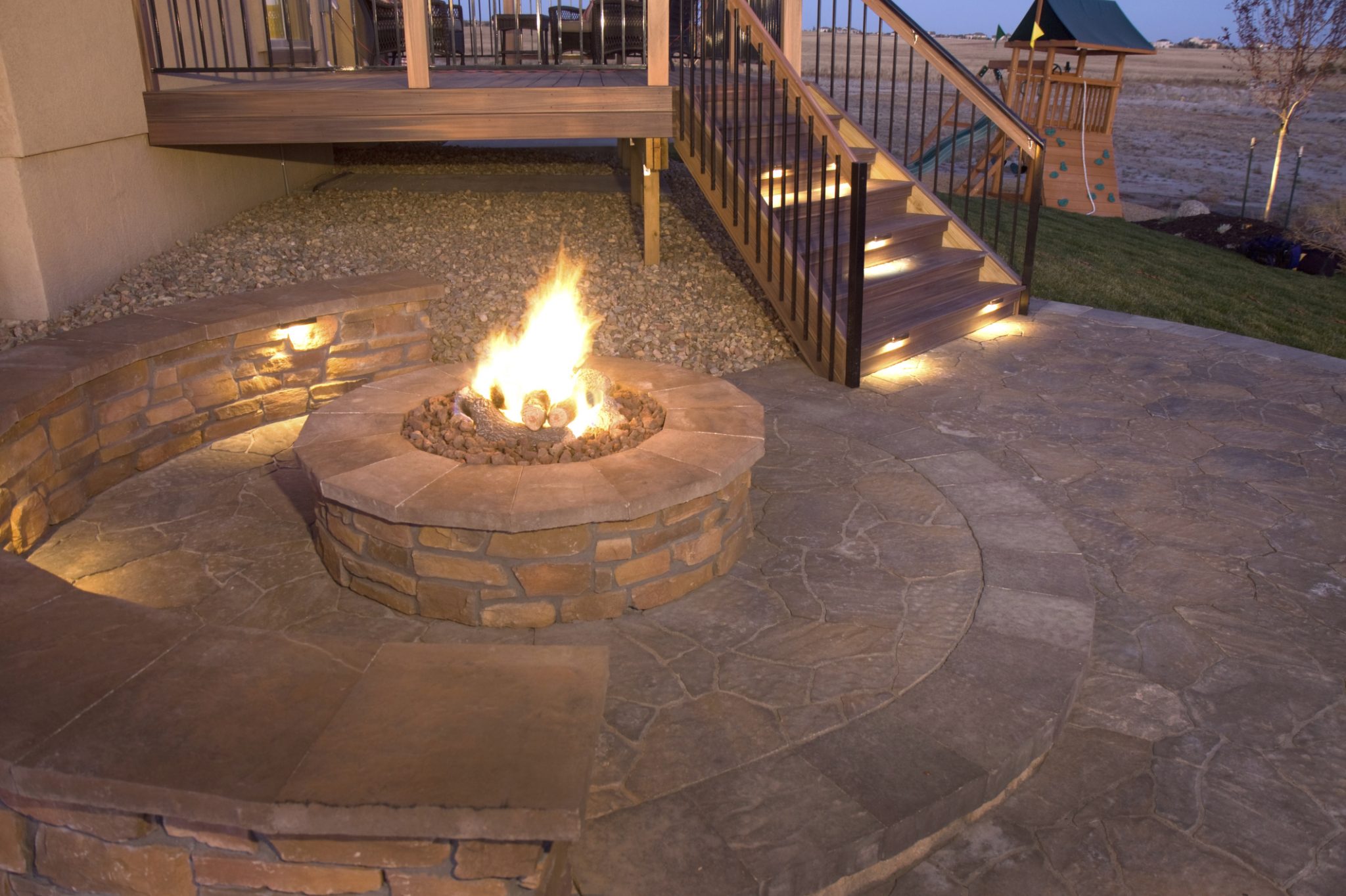 Learn about the differences between a fireplace and a fire pit.