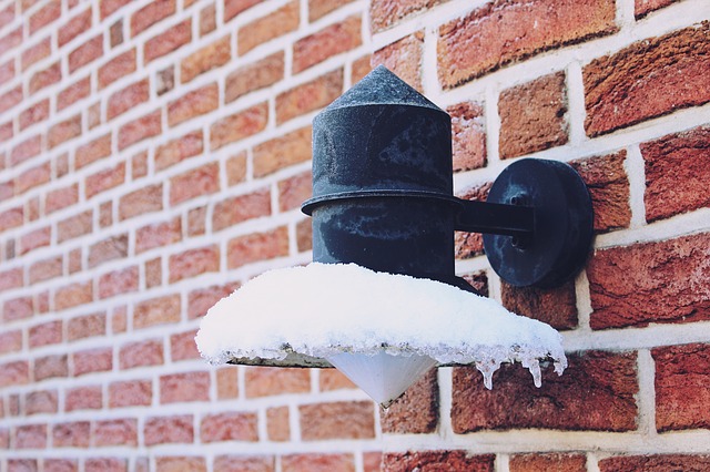 Check out these tips for maintaining your outdoor lighting this winter.