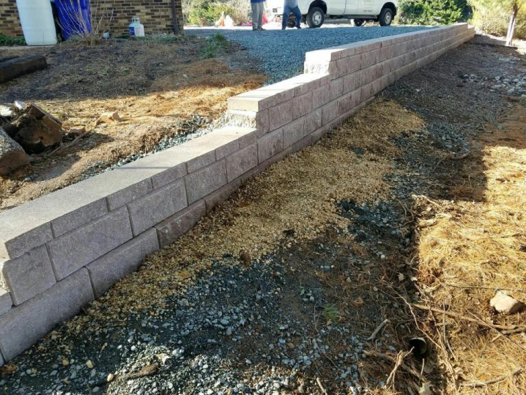 Choosing The Best Retaining Wall Material   Edwards Lawn & Home LLC