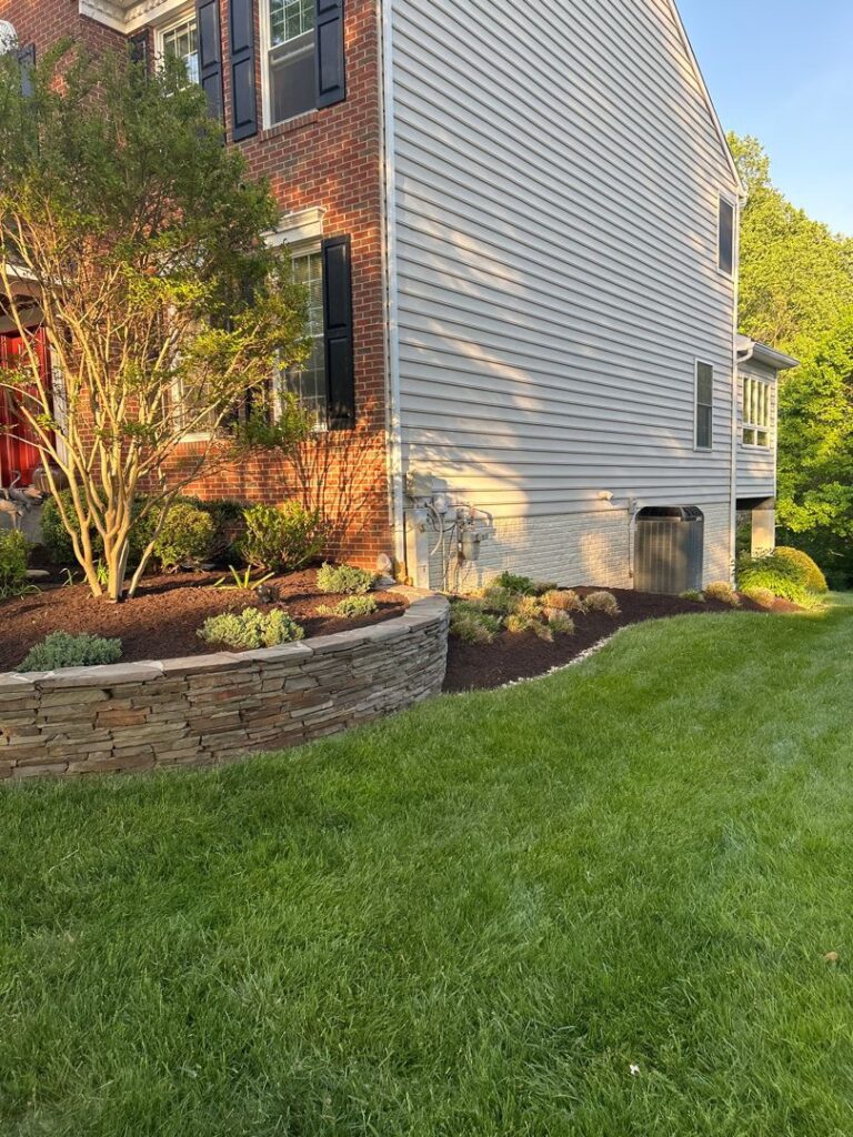 Edward's Lawn & Landscaping Spring Cleanup and Mulching