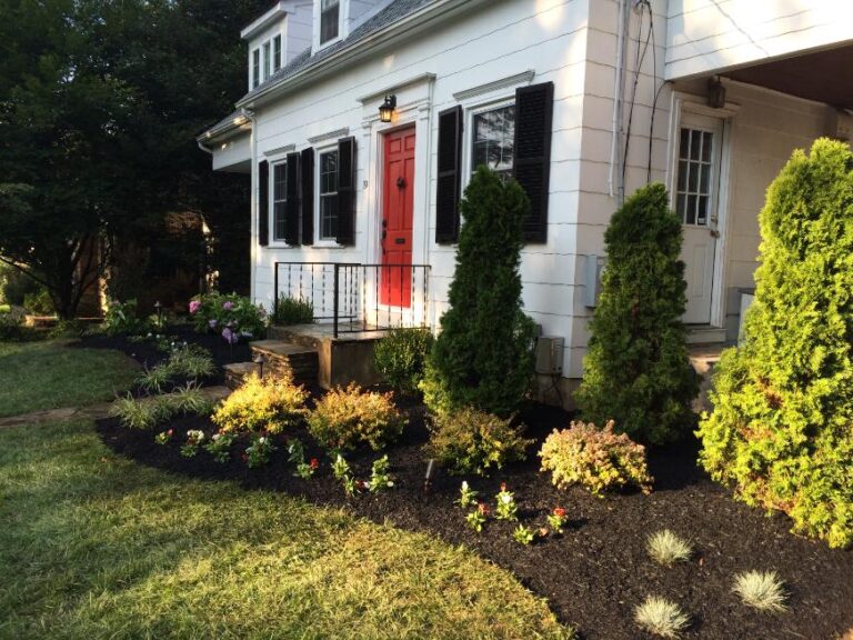 Edward's Lawn & Landscaping Professional Garden Bed Maintenance